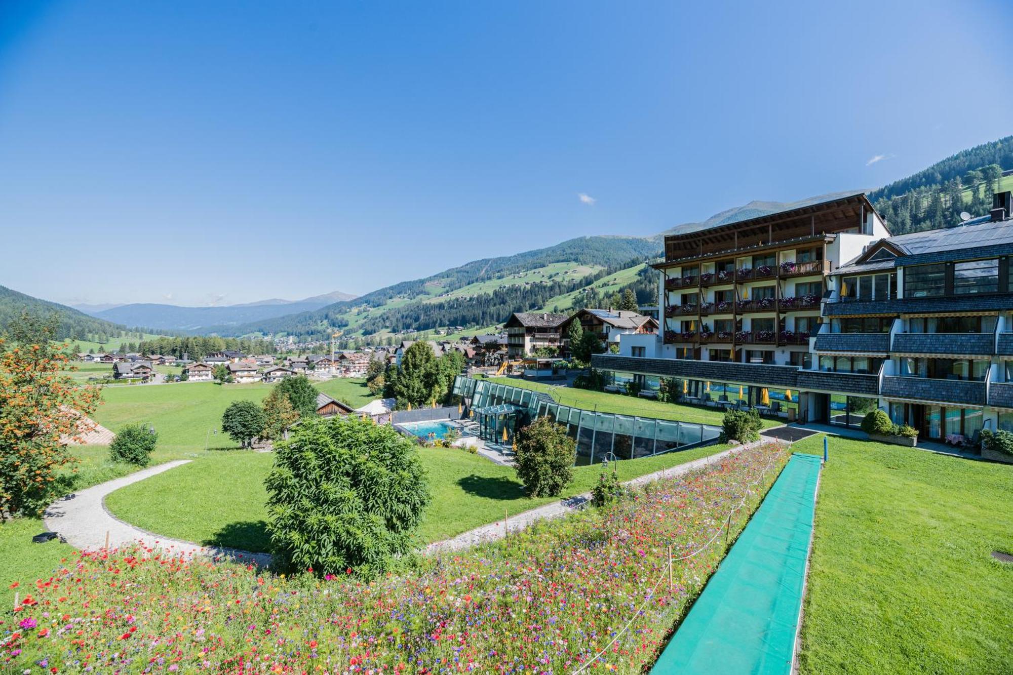 Family Resort Rainer Sexten Exterior foto
