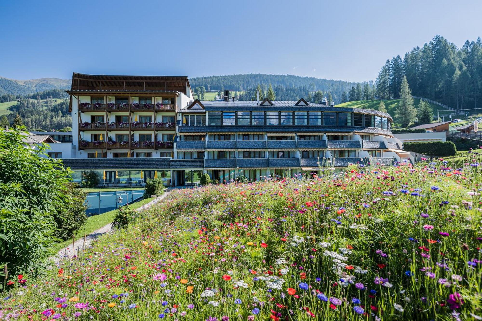 Family Resort Rainer Sexten Exterior foto